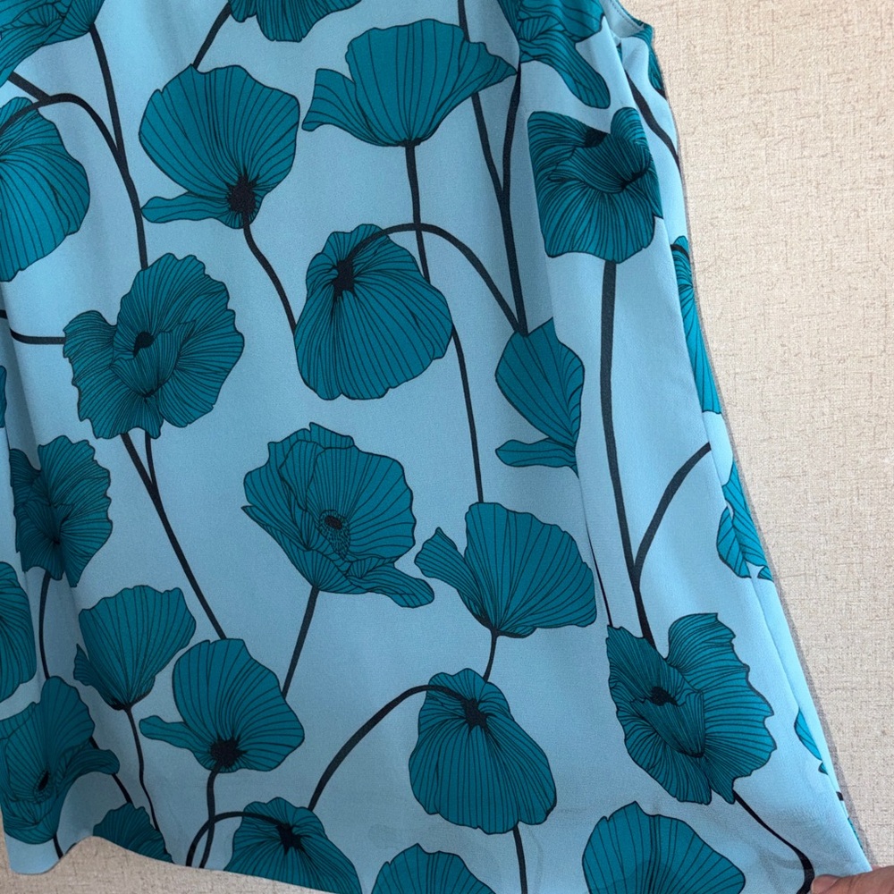 Cabi Blue Poppy Floral Sleeveless Blouse Sz M Botanical Casual Chic Officewear - Picture 10 of 12